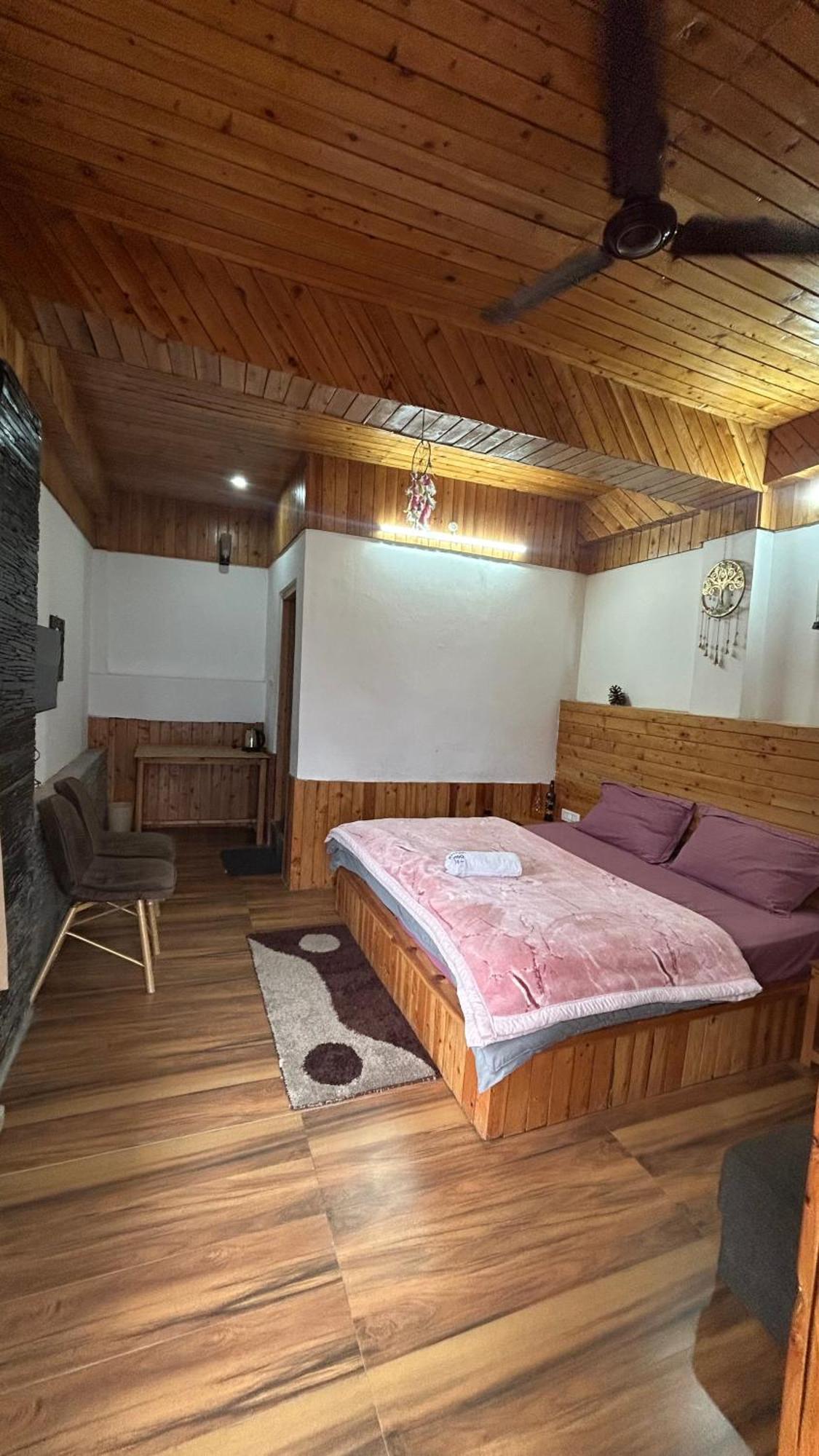 The Himalayan Sukoon Villa Near Jibhi Banjar Exterior photo