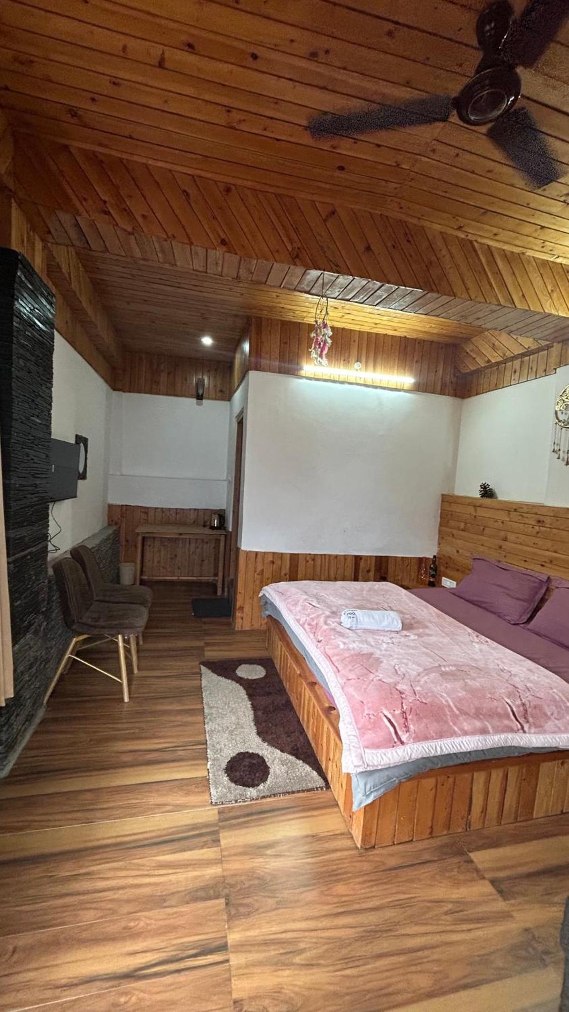 The Himalayan Sukoon Villa Near Jibhi Banjar Exterior photo